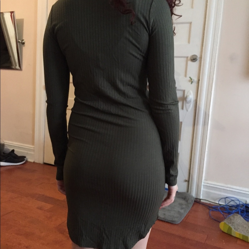NWT olive green cutout dress - Picture 3 of 6